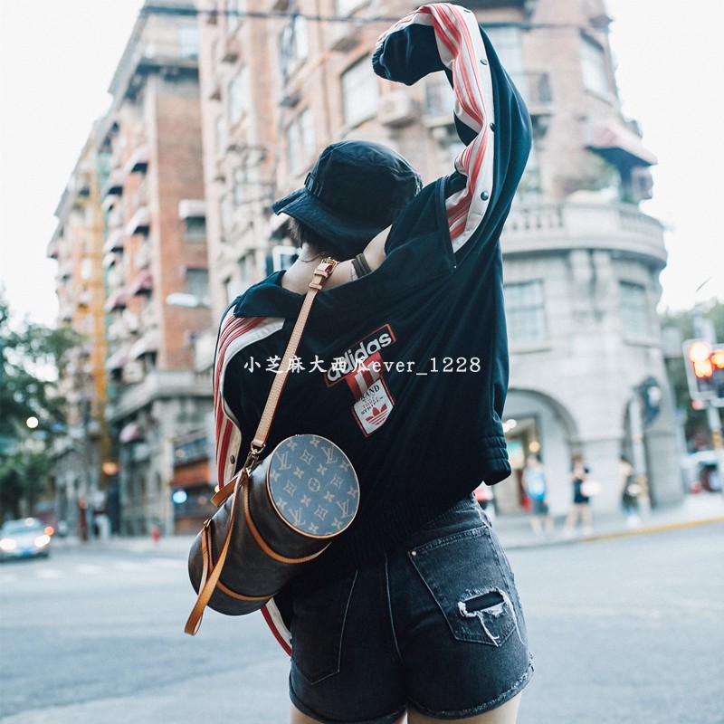 adidas 三叶草 专柜正品 KAVAL 女子 三条纹搭扣 夹克外套 DN6672