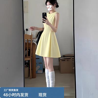 黄色无袖背心洋装子女夏季法式小个子高级感礼服裙收腰显瘦短裙