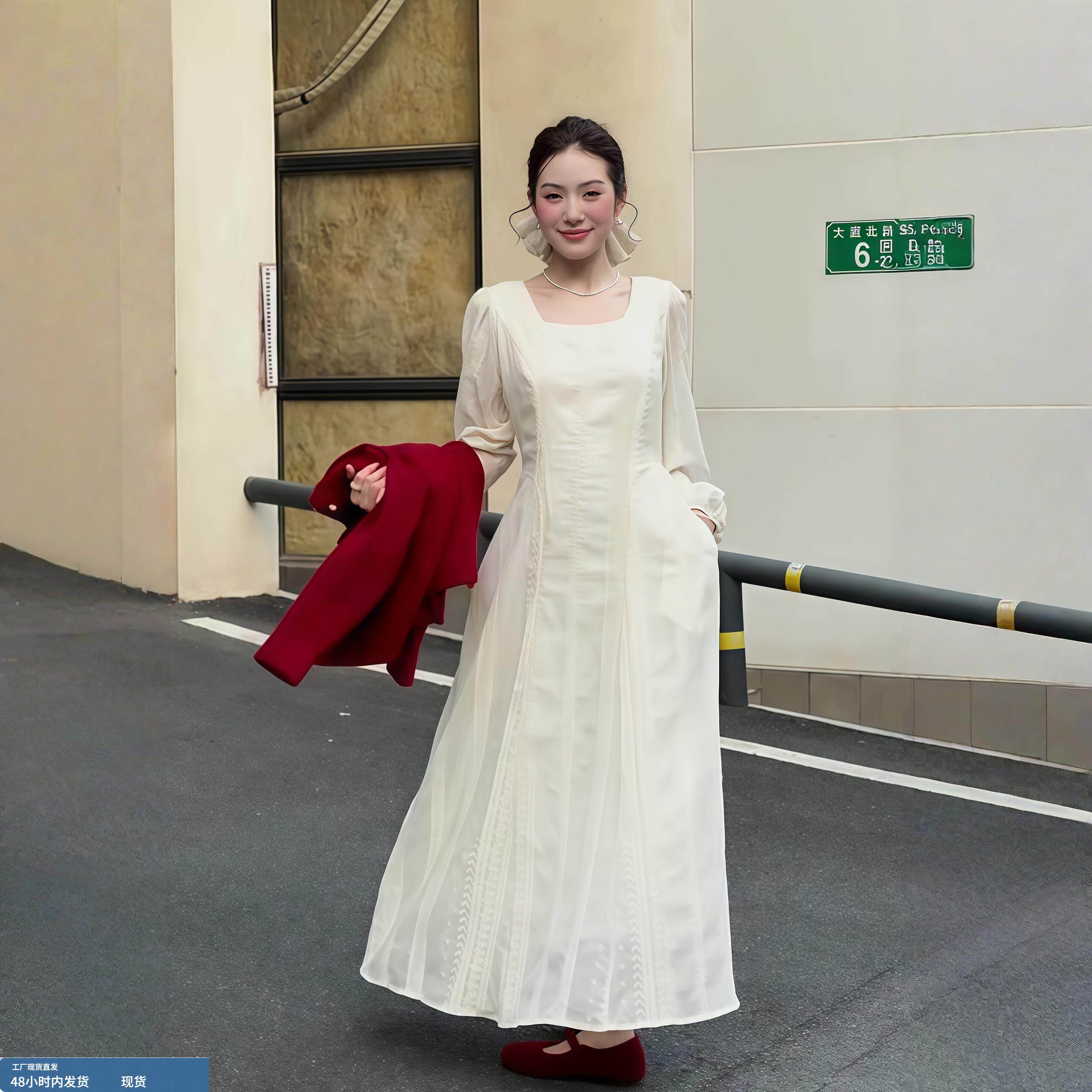 法式温柔风方领蕾丝刺绣连衣裙女秋冬新款高级感气质收腰显瘦长裙