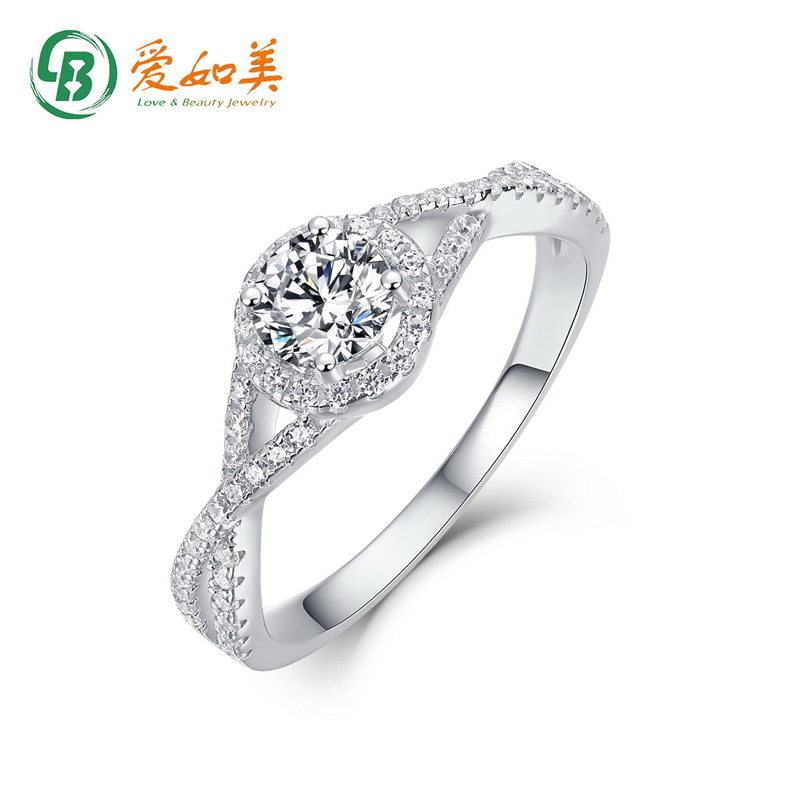 新款个性S925银渡18K金PT950铂金时尚爱心形莫桑石边镶女式戒指