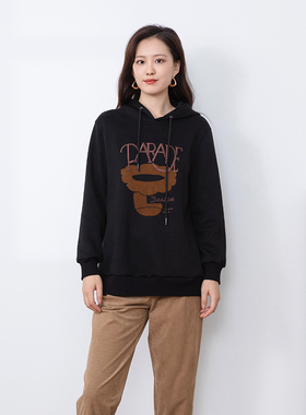 诗梦女装秋冬黑色长袖套头连帽卫衣驼色印花休闲宽松百搭减龄上衣