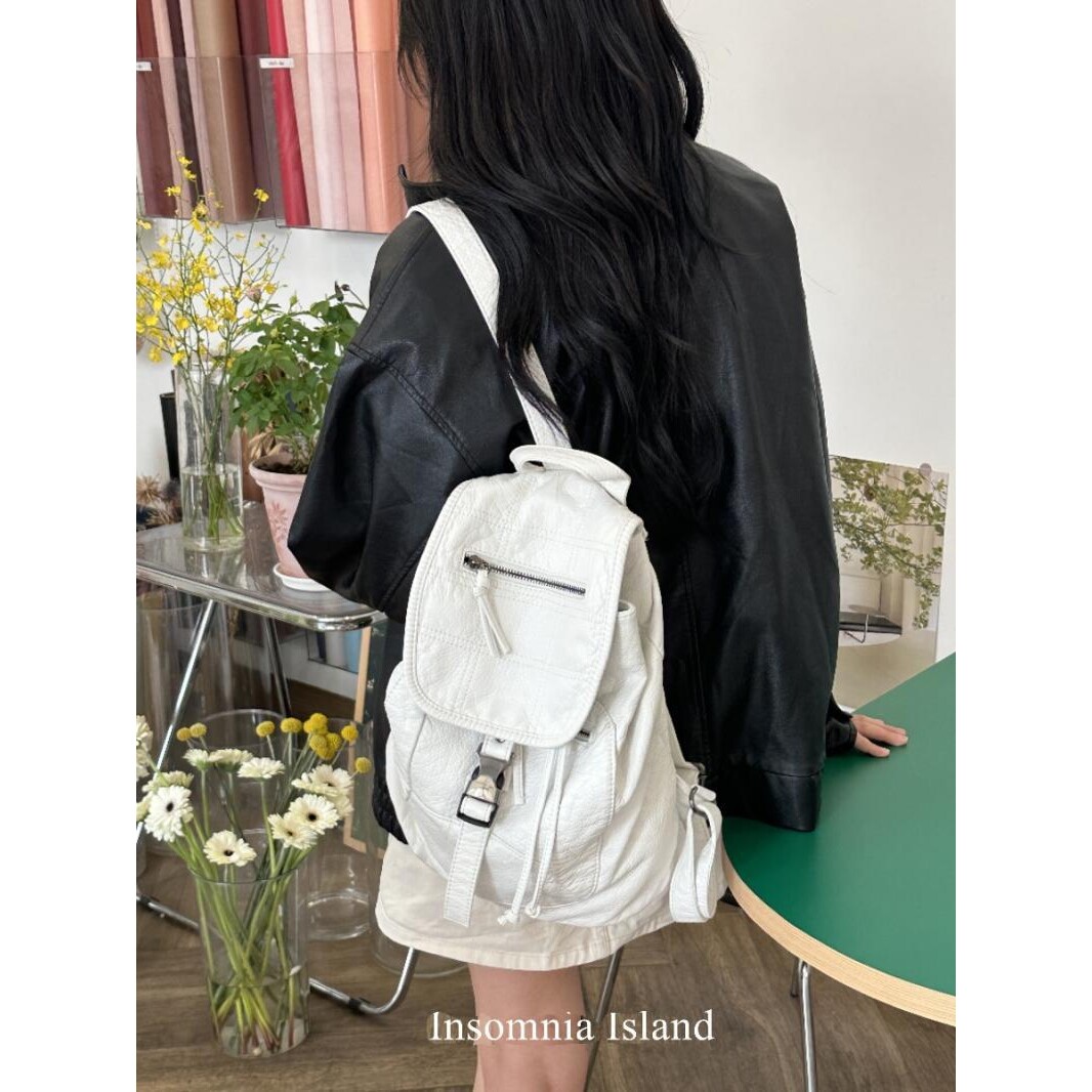 新款百搭美式辣妹水洗软皮大容旅行双肩包女高级设计感小众包包