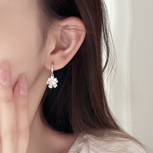 925纯银针花朵锆锆流苏耳扣女