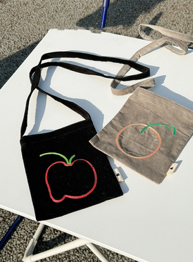 2025新款小众简约设计款绣花斜挎手机包百搭逛街小包迷你ins简约