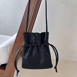 出口日本meiss 羊皮纹抽绳烟口袋包福袋手机包大容量女单肩斜挎包