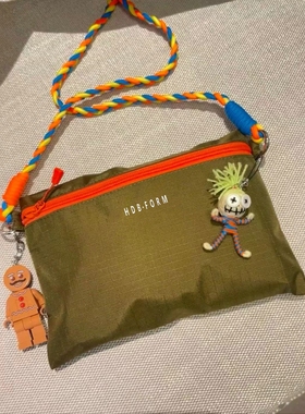 2025新款日本潮牌男女日系通勤撞色休闲迷你收纳包零钱斜挎手机包