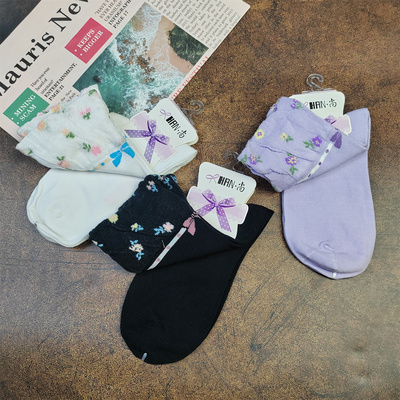 甜美纯棉松口无骨花卉中筒袜女