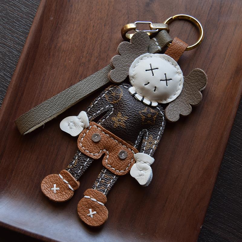 LV&GEDETE 法斗老花kaws公仔汽车钥匙扣挂件手工女钥匙链包包挂饰