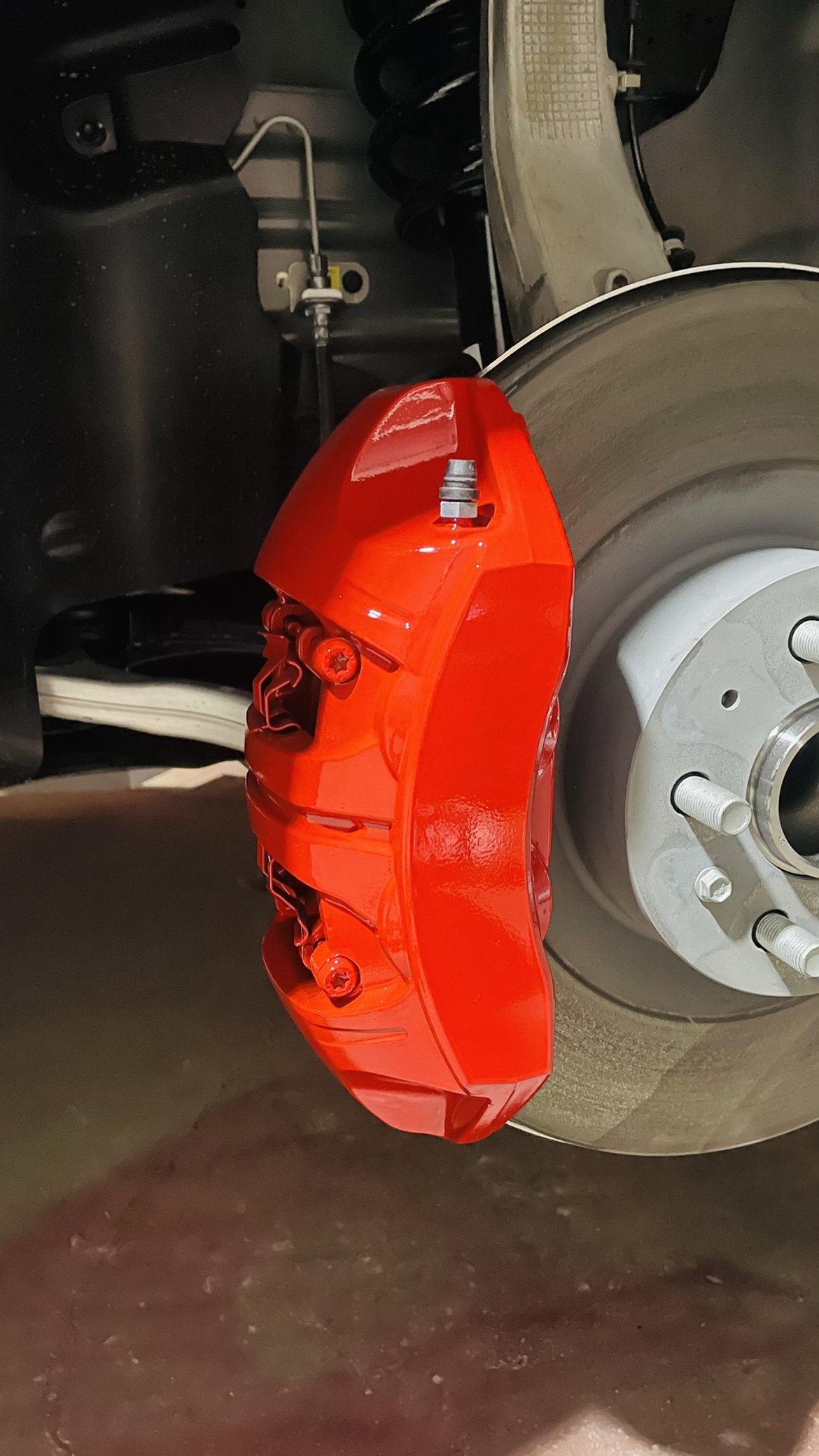 重庆本地卡钳改色上色喷漆 铝合金汽车轮毂氧化刮花翻新修复改色