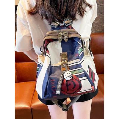 香港双肩包女式2025新时尚牛津布旅行双肩包大容量休闲女式书包新