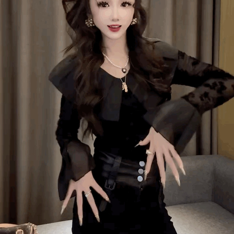 荷叶边喇叭袖蕾丝植绒T恤打底衫