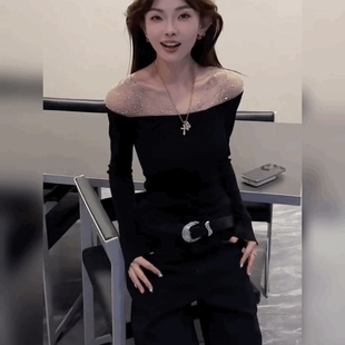 性感法式 设计感修身 上衣 T恤女内搭打底衫 纯欲风黑色烫钻露肩长袖