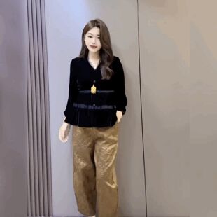 高级感金丝绒V领轻奢衬衫女单排扣荷叶边A字版娃娃衫法式黑色上衣