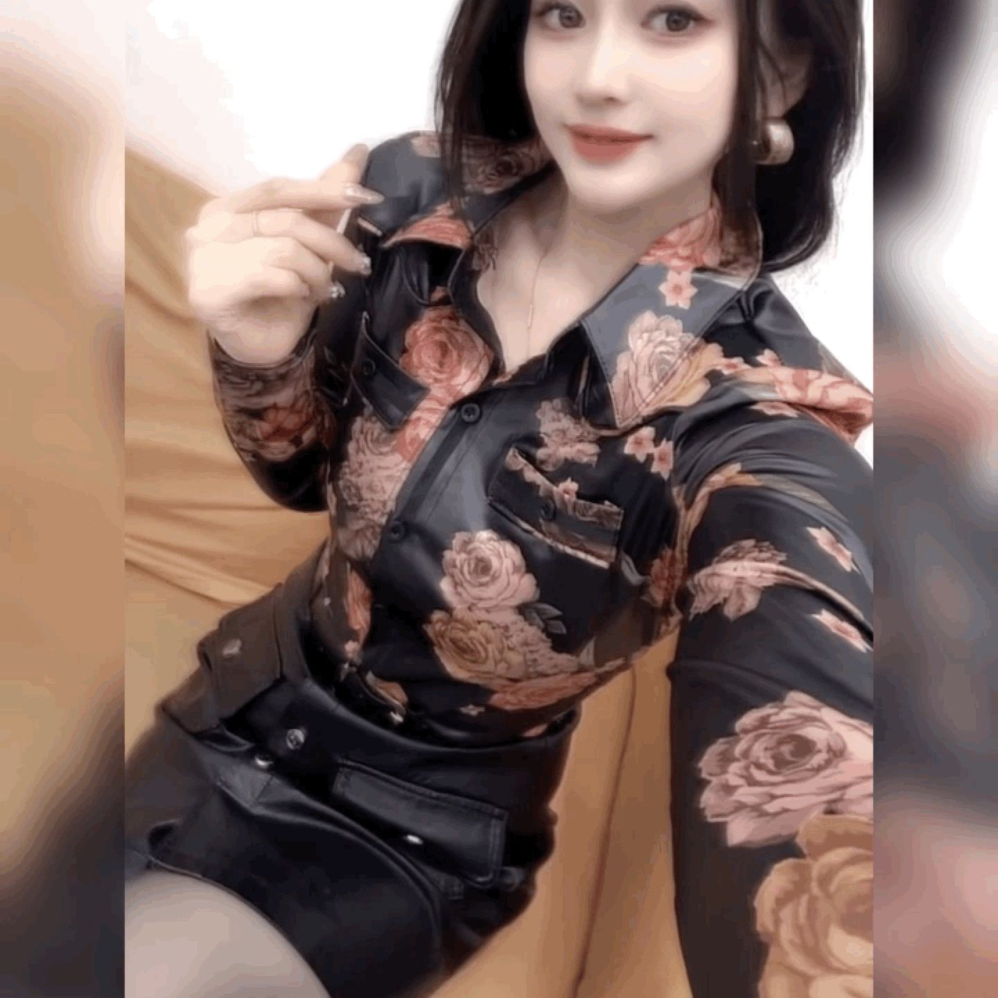 轻熟风时尚PU蛋白片碎花衬衫女