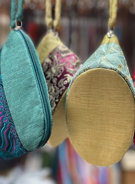 礼品 南京云锦 手包包袋包包 黄色云锦化妆包 生日纪念 特色礼物