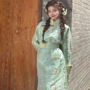 民族服装女蒙古袍旅拍清新少女云南写真丽江蒙古国公主摄影春秋季