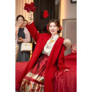 毛领毛呢连帽外套女红色中长款千金大衣高级新娘便衣结婚敬酒礼服