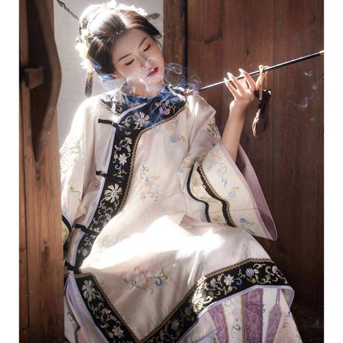清汉女锦绣庭芳套装斜襟印花马面
