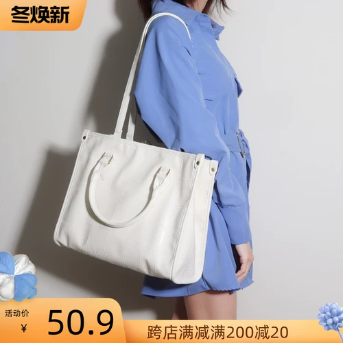 Оригинальная сумка через плечо, вместительная и большая летняя минималистичная портативная сумка на одно плечо, коллекция 2022, крокодиловый принт