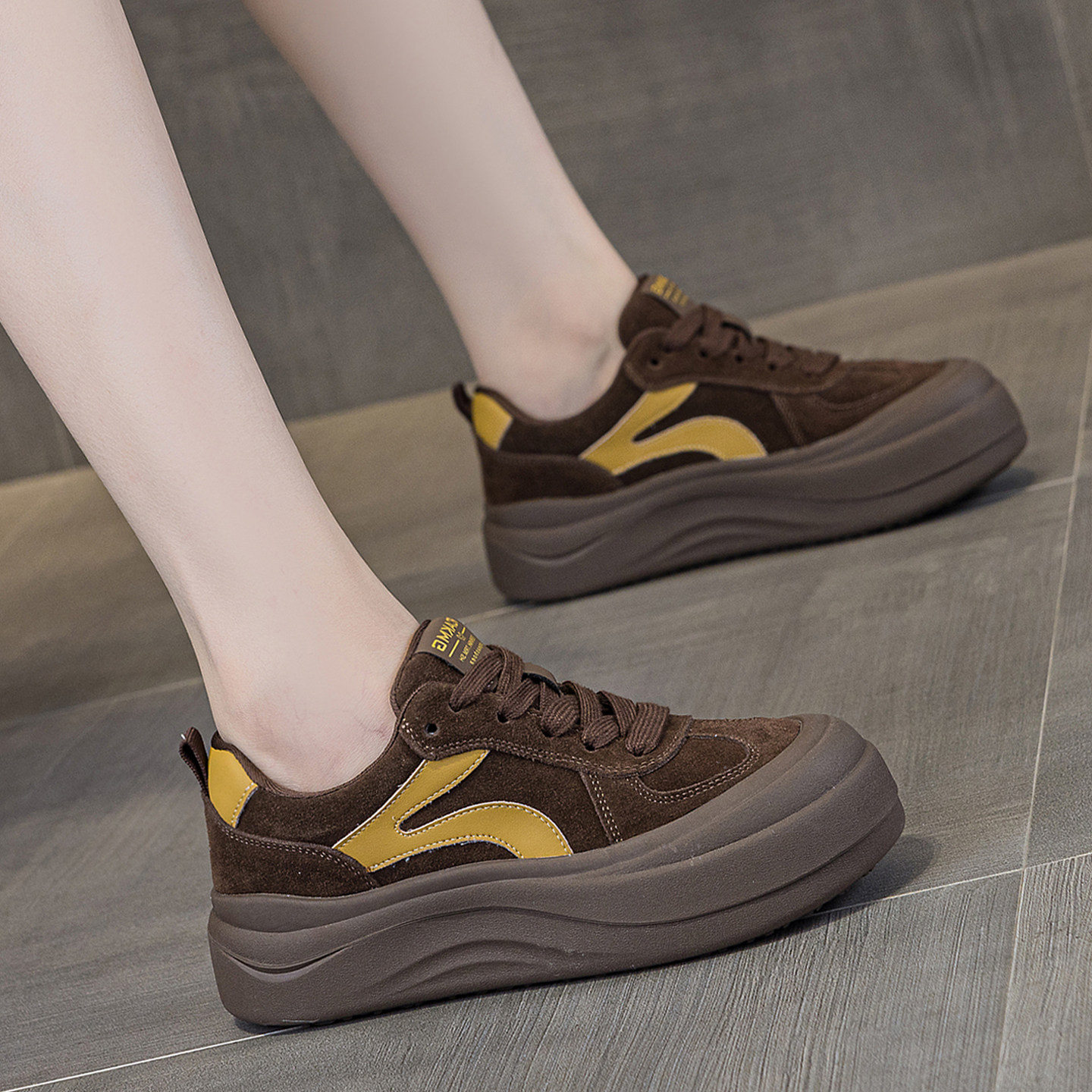 鞋子女2026新款爆款春秋加绒休闲鞋真皮板鞋厚底德训鞋女士运动鞋