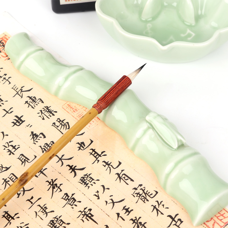 筠墨轩陶瓷毛笔搁龙泉青瓷动物萌物毛笔架书法国画宣纸压纸条毛笔托文房四宝装饰摆件