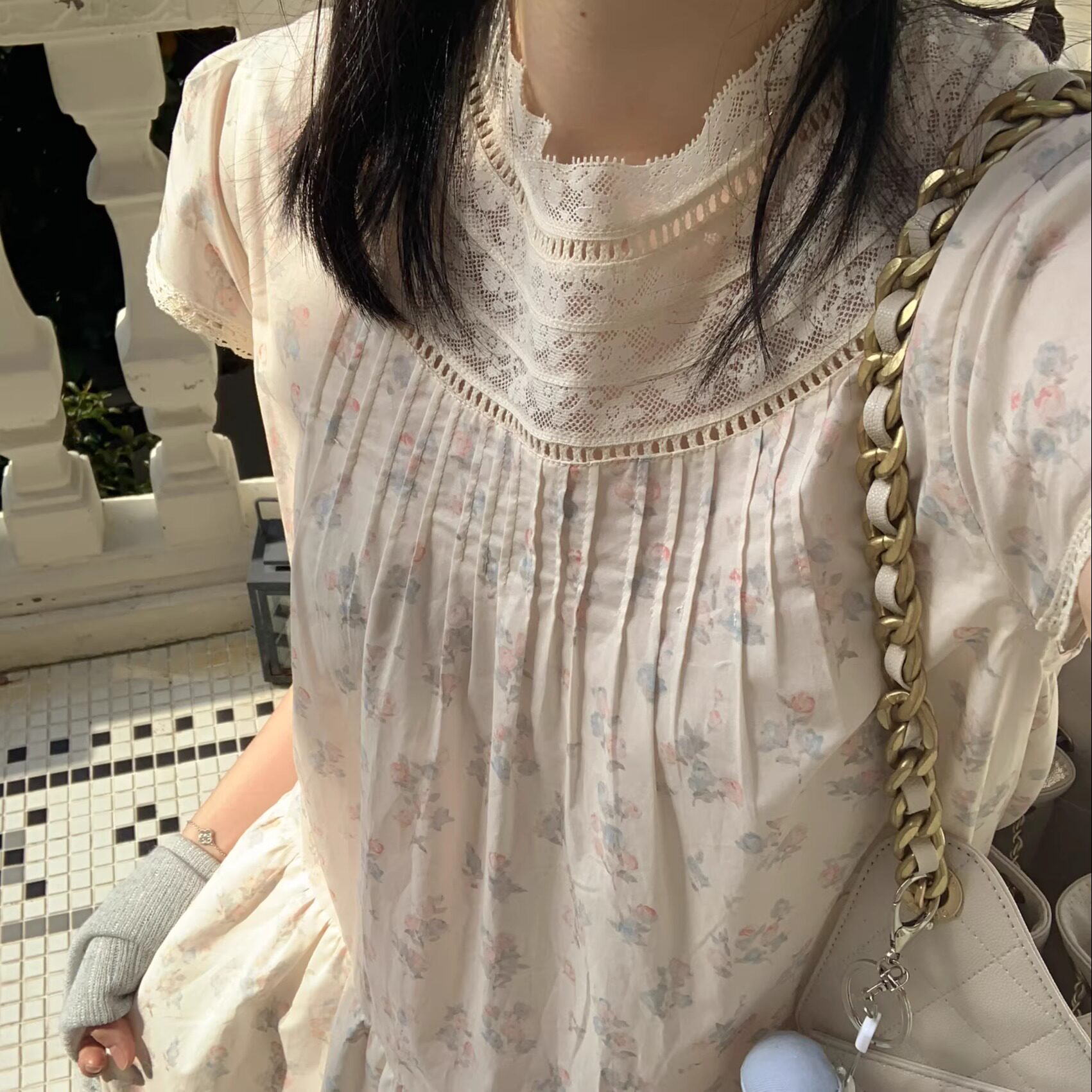 岛知道《花遇和风》初夏淑女法蕾优雅系带收腰淡淡碎花纯棉连衣裙