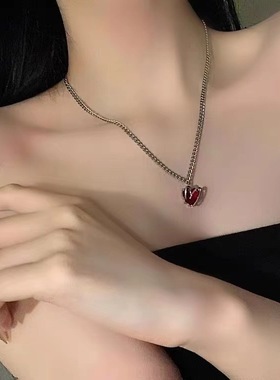 甜酷风小众设计不规则爱心项链女ins时尚简约红色锆石百搭锁骨链