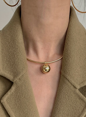 欧美钛钢保色轻奢风格小众高级金属圆球项链设计感项圈锁骨链女