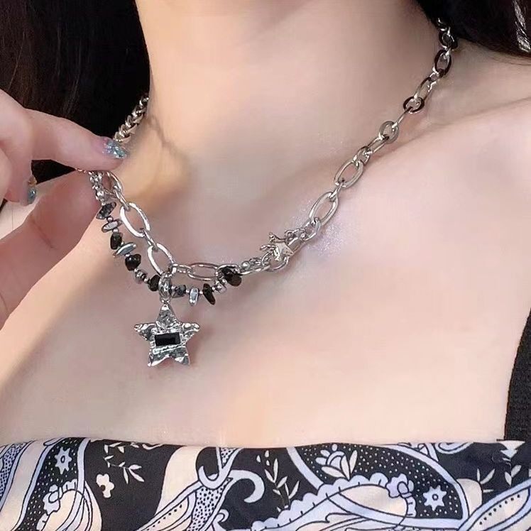 新款小众星星吊坠项链女生甜酷锁骨链轻奢百搭高级感设计装饰配饰