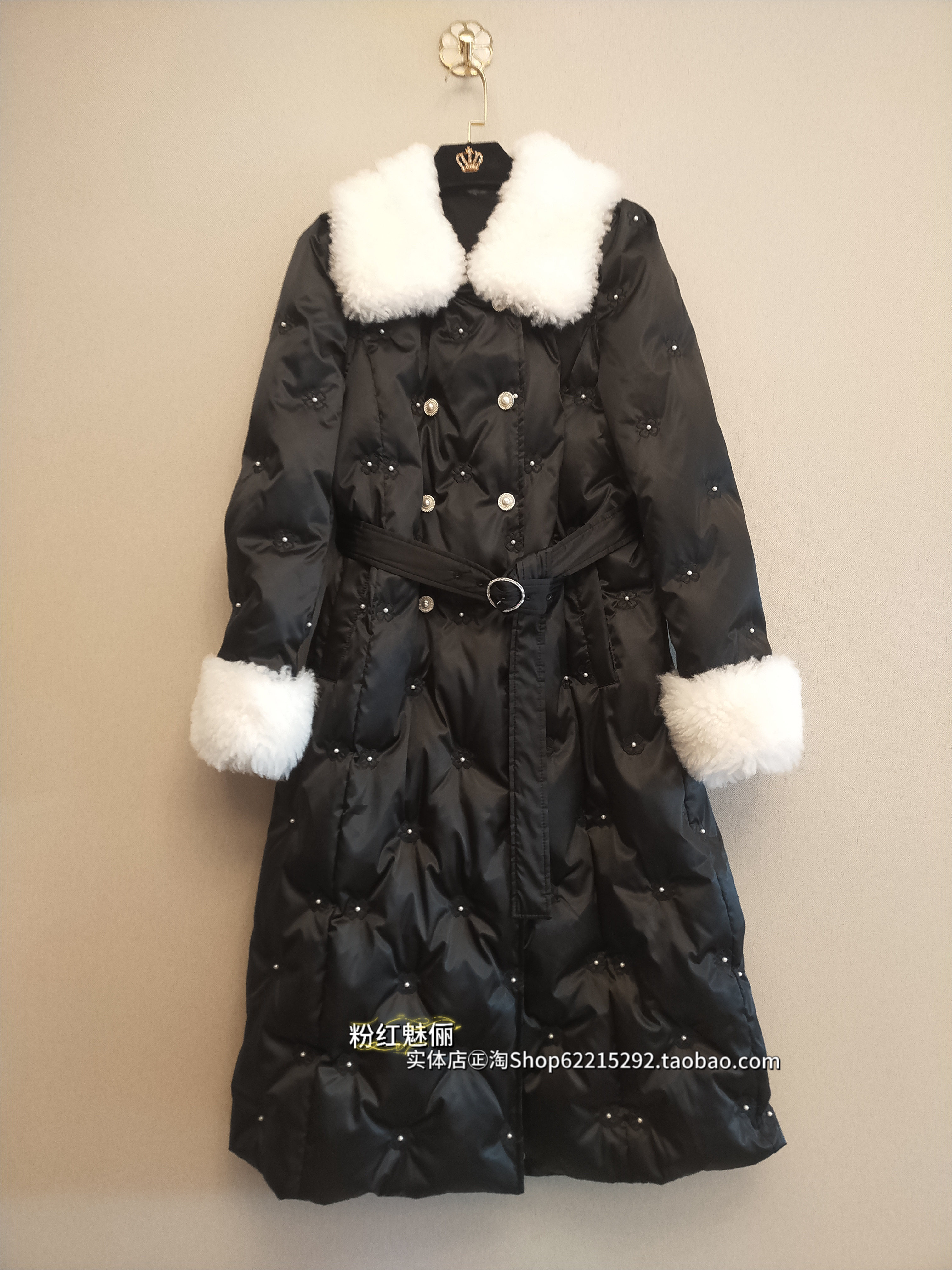 欧洲站12月22日实体店㊣2025羊羔毛桑蚕丝白鹅绒双排扣羽绒服外套