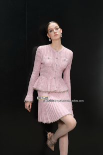 欧洲站3月23日㊣2026春法式 小香风上衣半裙重工钉珠镂空针织套裙