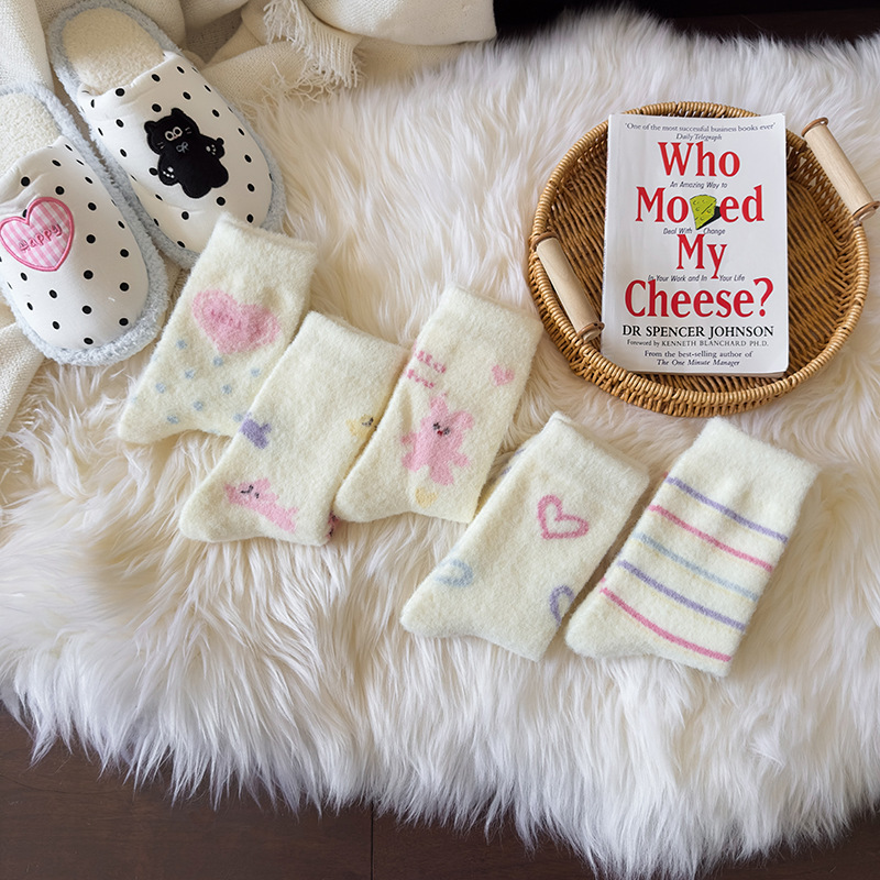 澳绒保暖袜子女中筒袜秋冬款加厚加绒毛绒可爱粉色兔子冬天长袜