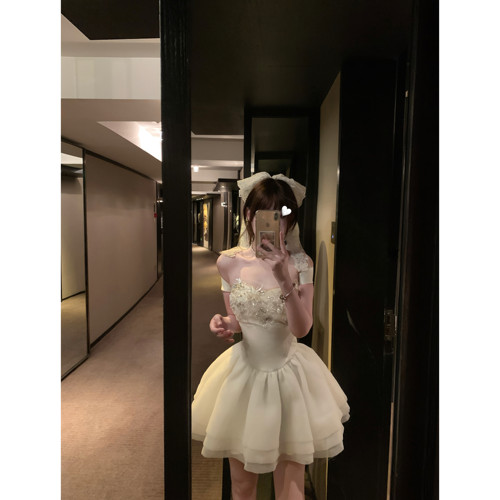 收腰有胸垫自然蓬蓬显瘦