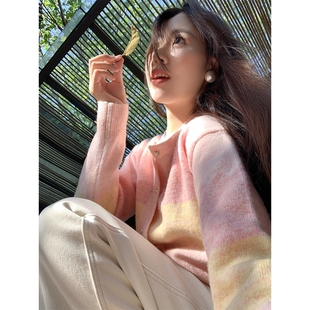 女2025春盐系百搭针织上衣 粉色温柔甜美圆领系扣毛衣开衫