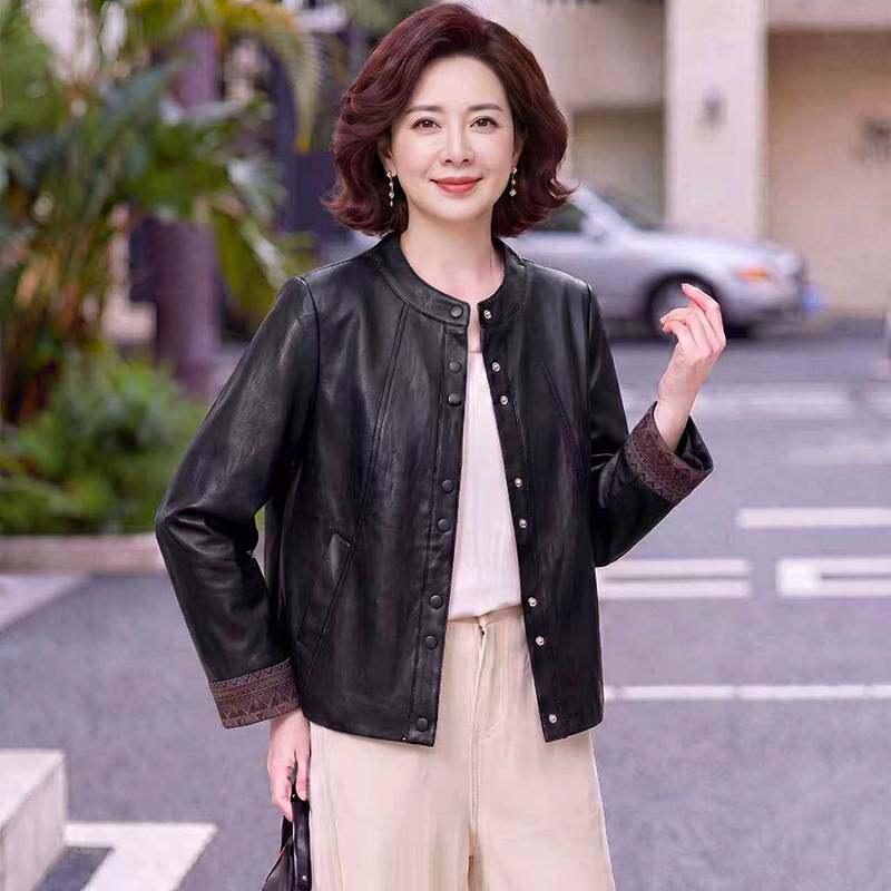 官方正品妈妈秋装新款洋气PU皮衣外套中老年女装春秋时尚圆领软皮