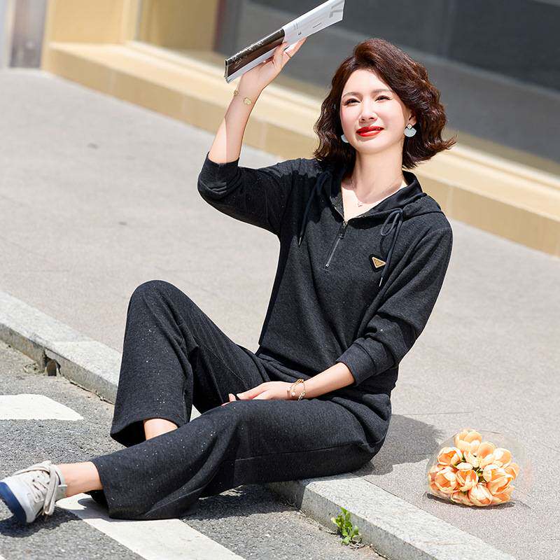 官方正品中年妈妈秋装新品时尚洋气连帽卫衣两件套女春秋装阔太太