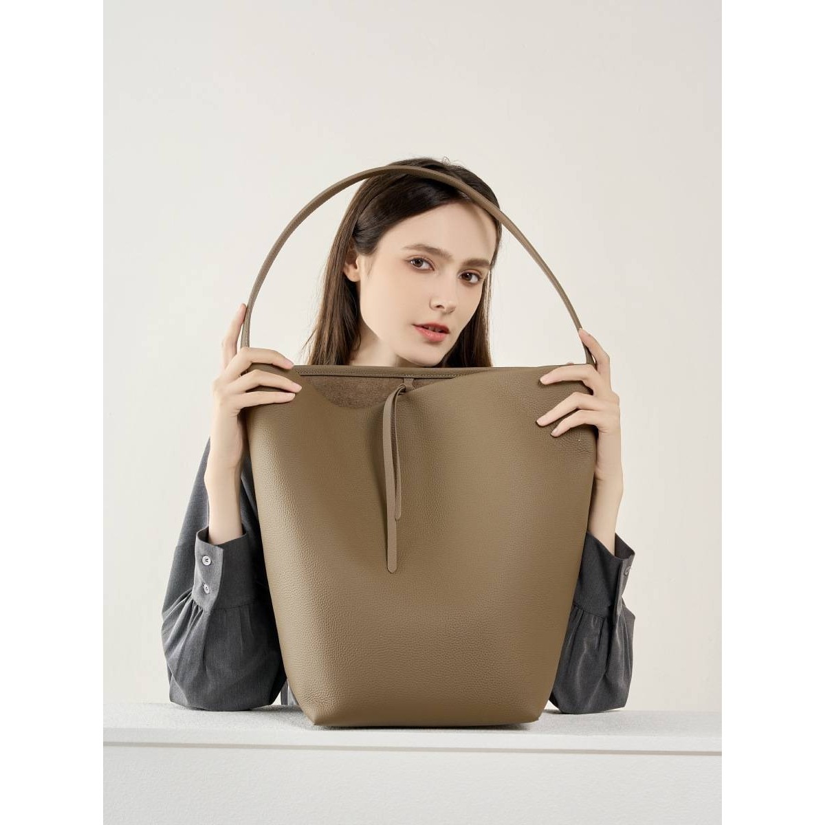 官方正品高档头层Togo牛皮日韩慵懒风真皮水桶包大容量单肩真皮托