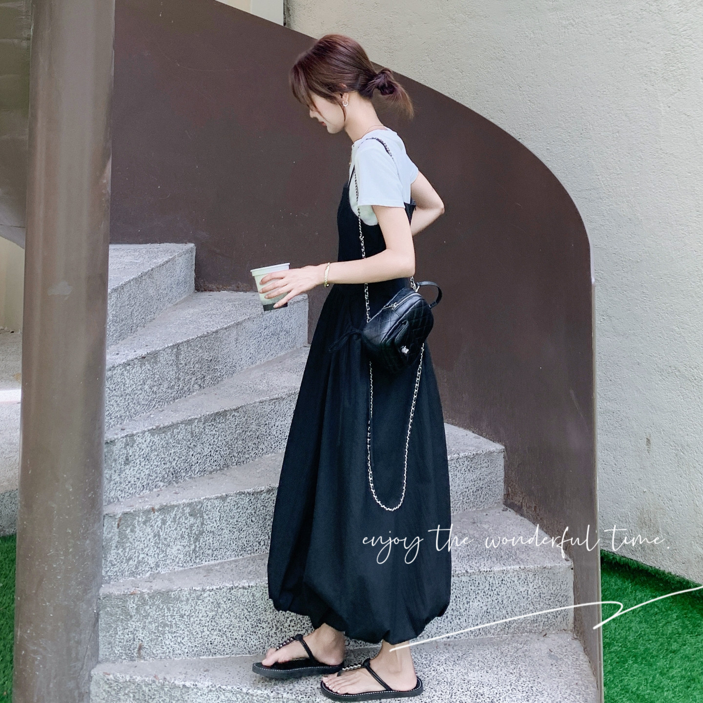 超火气质穿搭T恤配黑色吊带连衣裙女夏新款高级感减龄长裙两件套,女装套装/套裙,浙宝131