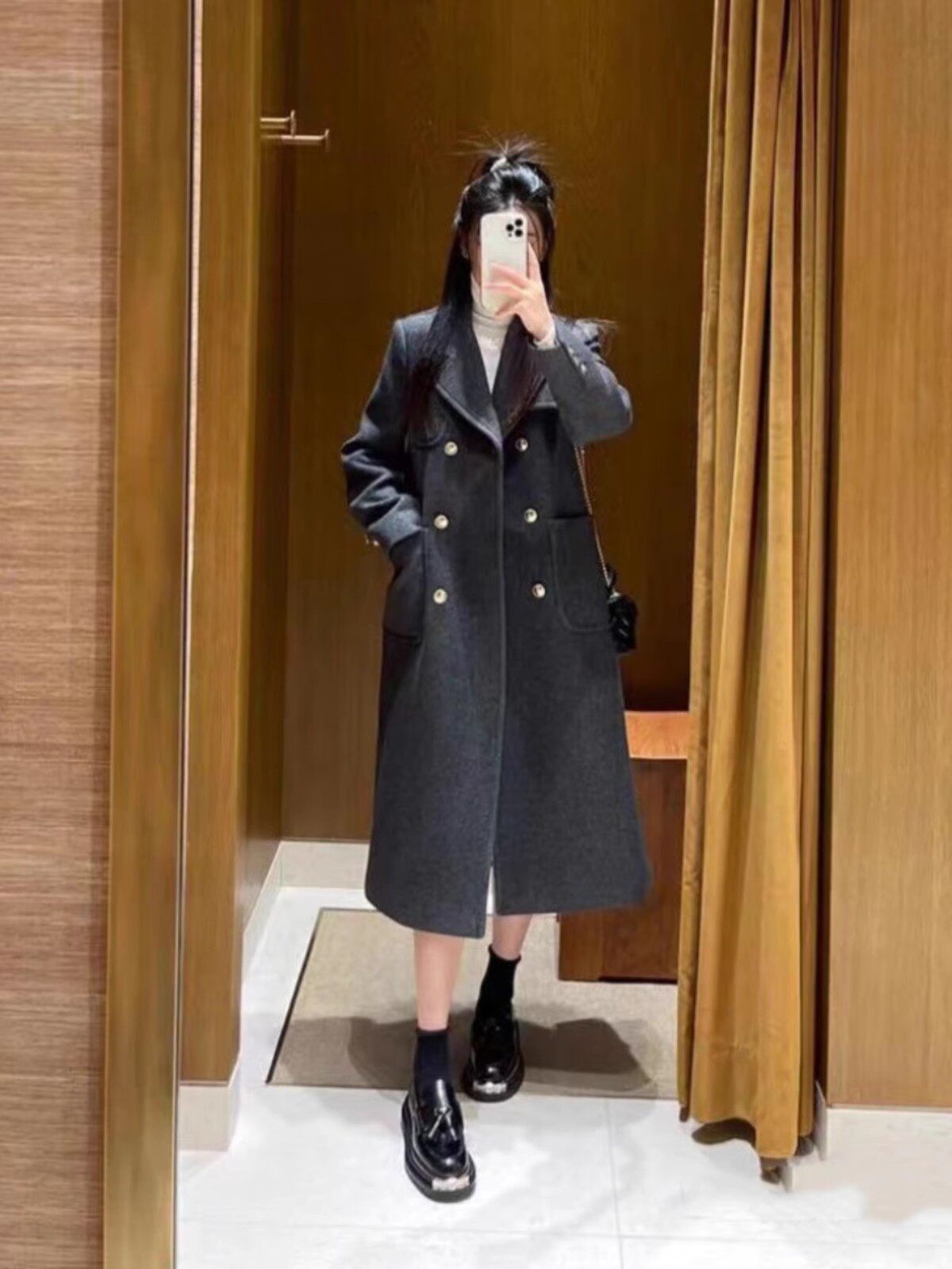 翻领长款灰色毛呢外套大衣