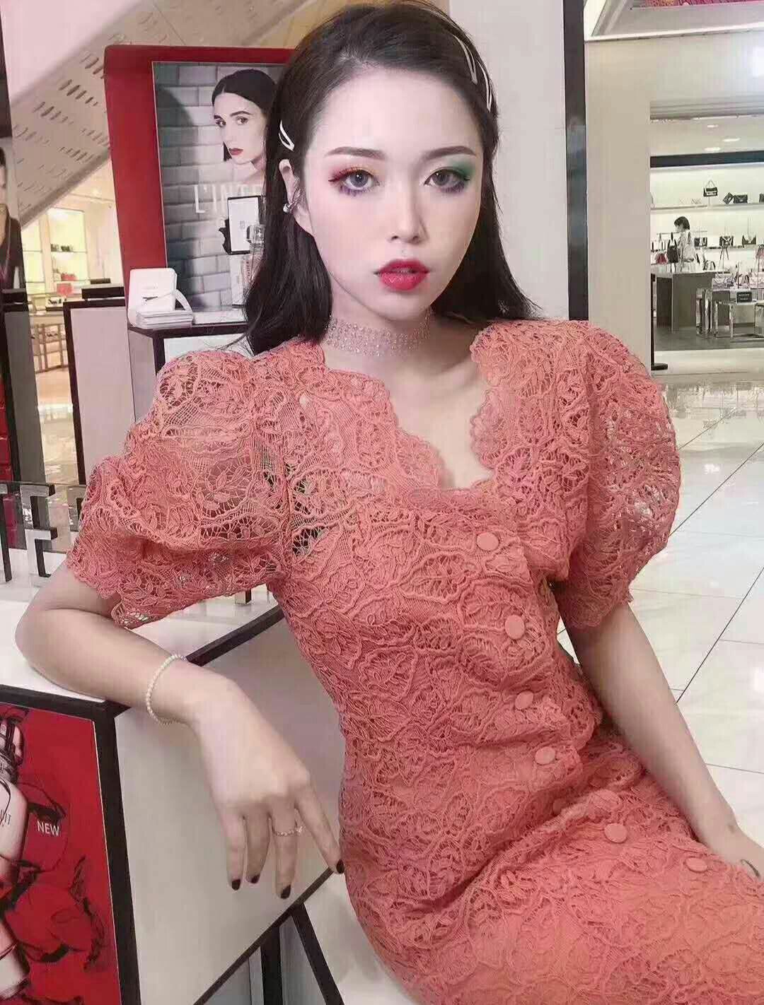 连衣裙泡泡袖V领蕾丝短裙