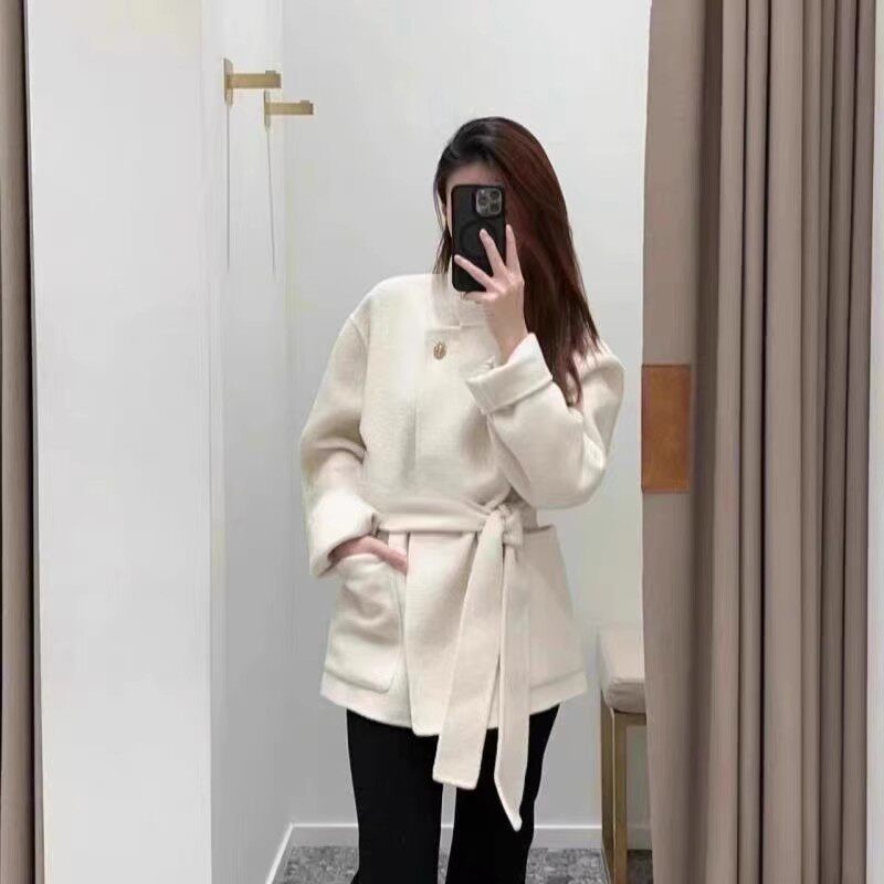 优雅白色系带毛呢外套