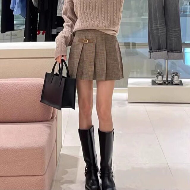 格纹饰扣短款百褶半身裙