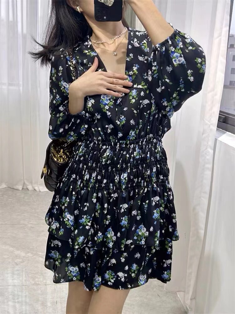 后背镂空印花蛋糕连衣裙