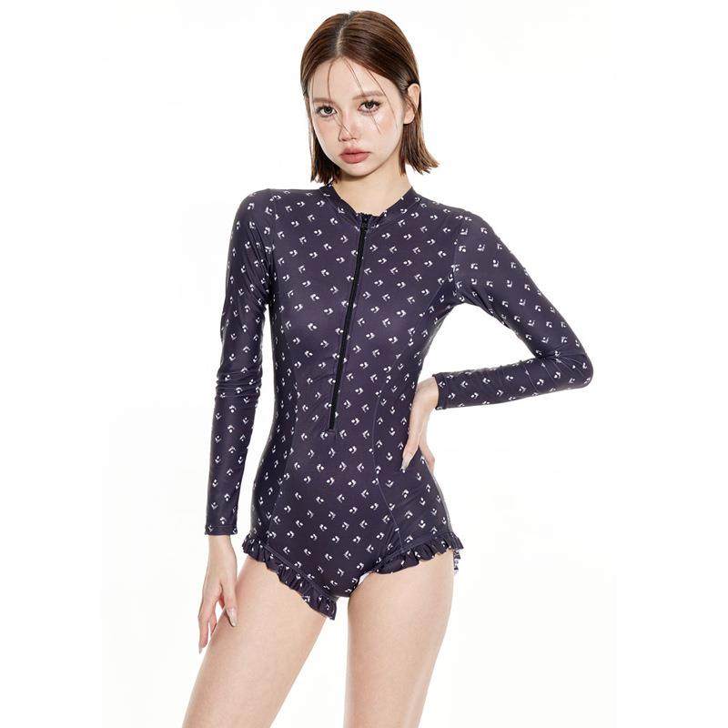 泳衣女新款修身遮肚长袖保守木耳花边时尚碎花连体运动风泳装