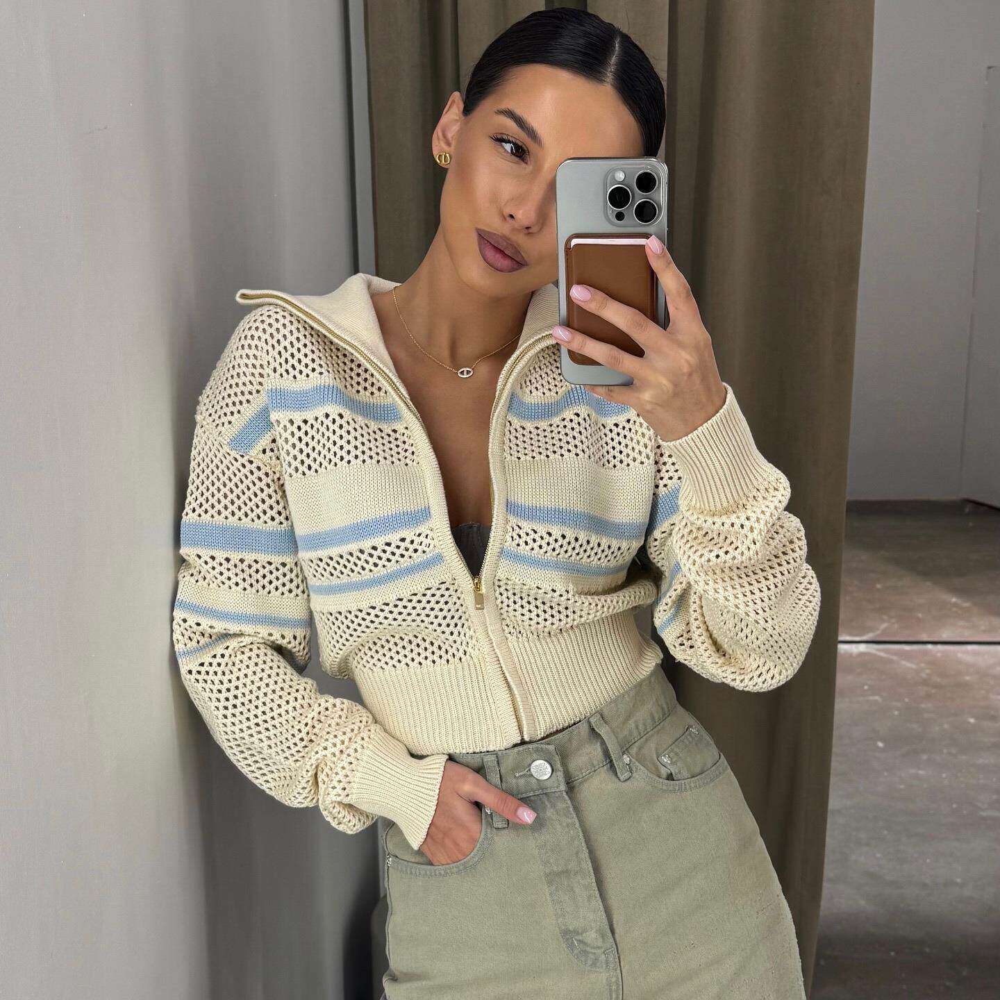 Half high neck long sleeved knitted sweater top