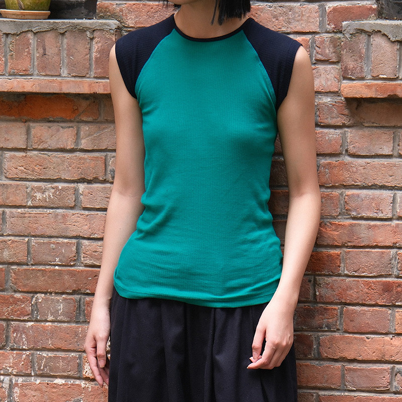 【SALE】Baserange GENE 纯棉拼色背心上衣女 - 实物图