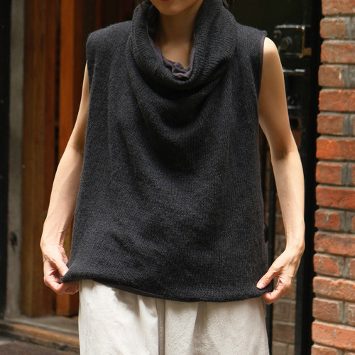 inLESS | Elsa Esturgie  drapedsweater羊毛无袖针织衫