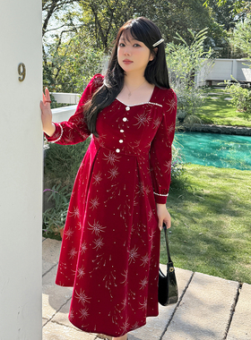 红色新年氛围感亮闪闪大码长袖连衣裙女春季新款胖mm穿搭显瘦长裙