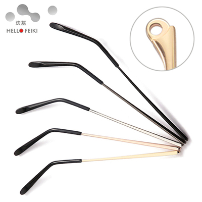 一对金属眼镜腿安装匹配