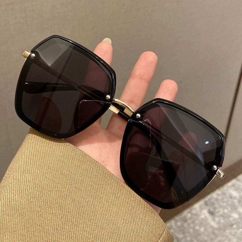 2026年新款高级感墨镜女士偏光太阳眼镜大脸显瘦防紫外线开车专用